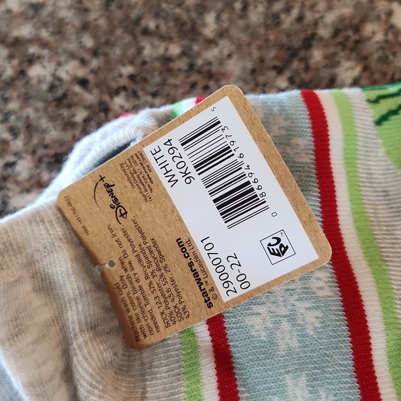 Star Wars Mandaloran No-Show Christmas Socks - Picture 6 of 6